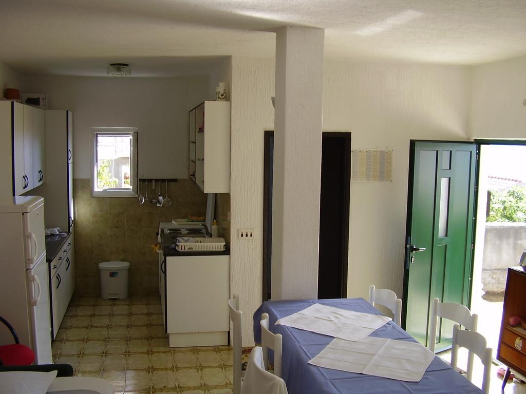 Petar Apartment Omiš Δωμάτιο φωτογραφία
