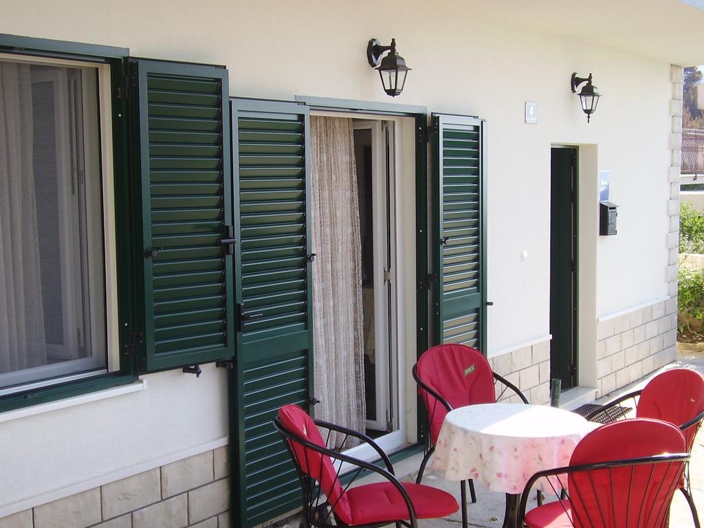 Petar Apartment Omiš Δωμάτιο φωτογραφία