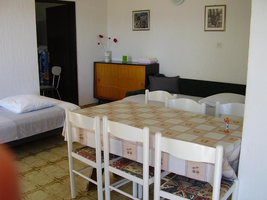 Petar Apartment Omiš Δωμάτιο φωτογραφία